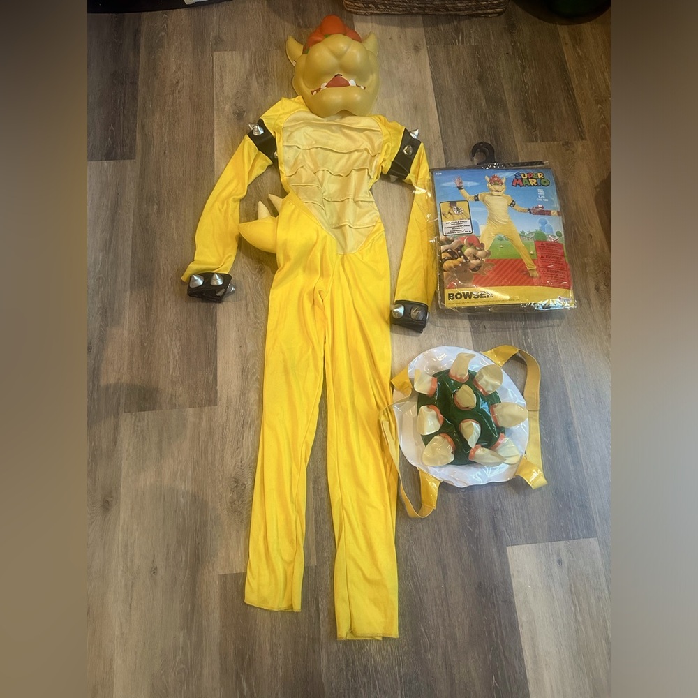 Halloween -Bowser Costume (Mario character)